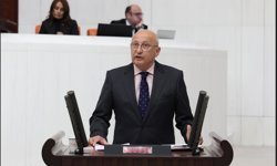 CHP’li Çakırözer: “Eskişehirlilerin sağlık alanlarını kimlere peşkeş çekiyorsunuz”