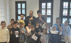 23 Nisan’da Çocuklar Kendi Şarkılarını Yazdı