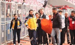 Tribünde epilepsi nöbeti geçirdi