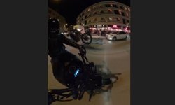 Motosikletin önünü kaldırarak yaptığı paylaşım 46 bin TL'ye mal oldu