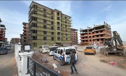 Eskişehir'de asansör boşluğuna düşen sıva ustası öldü