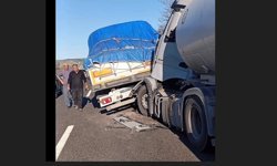 Bozüyük'te 2 tır çarpıştı:1 yaralı