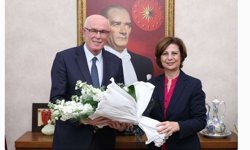 Başkan Kazım Kurt'tan Ayşe Ünlüce'ye Destek