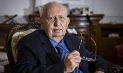 Hüsamettin Cindoruk Hayatını Kaybetti