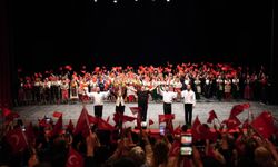 Tepebaşı Halk Dansları Topluluğundan Muhteşem Gösteri