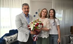 Vali Yılmaz Hava Pilot Binbaşı Karamustafa'nın Ailesini Ziyaret Etti
