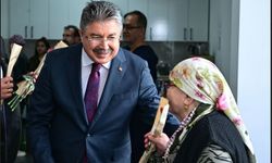 Vali Yılmaz Bayramda Yaşlıları Unutmadı