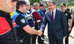 Vali'den Polis Uygulama Noktasına Bayram Ziyareti
