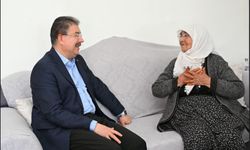 Vali Yılmaz'dan Ayşe Teyzeye Bayram Ziyareti