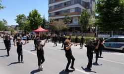 Atatürk Bulvarı "Arabasız Pazar" İle Şenlendi