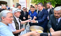 Vali Yılmaz'dan Halka Aşure İkramı
