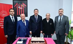 Vali Yılmaz Yaşlıların Babalar Gününü Kutladı