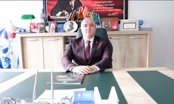 “Kız Öğrencilere ‘Sen Böyle Giyinirsen Milleti Azdırırsın’ Mesajı Atan Öğretmen Daha Yakın İlçeye Sürüldü”