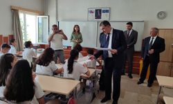 Kaymakam Ulu Öğrencilere Karne Dağıttı