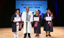 60+ Tazelenme Üniversitesi mezunlarını törenle uğurladı