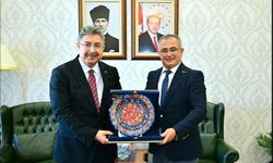 Eskişehir Berberler ve Kuaförler Odası'ndan Vali Yılmaz'a Ziyaret