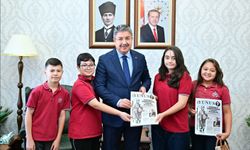 'Gazete Yunus'u Vali Yılmaz'a Takdim Ettiler