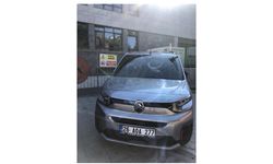 Otomobilini Okul Giriş Kapısına Park Edip Gitti