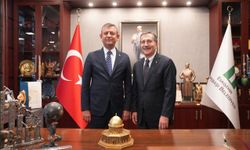 "Siyasi yoluma Özgür Özel liderliğinde YENİ Parti çatısı altında devam edeceğim"