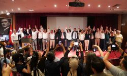 Başkanlar Görkemli Törenle YENİ Parti Rozeti Taktı