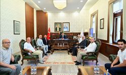 Vali Yılmaz Gümüşhaneliler Derneği Yönetimini Kabul Etti
