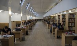 Anadolu Üniversitesi Kütüphanesi bilgiye açılan kapı olmayı sürdürüyor