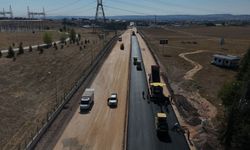 Büyükşehir Ekiplerinden 100. Yıl Bulvarı’nda Asfalt Çalışması