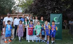 Başkan Ünlüce Minik Kramponların Zafer Coşkusuna Ortak Oldu