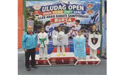 Mavi Spor’un Karatecileri Bursa’da Rüzgar Gibi Esti