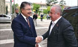 Eski TBMM Başkanı Şentop Eskişehir'de