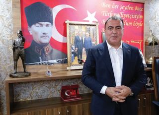 Ayhan Sezer