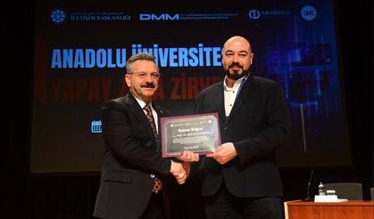 “Anadolu Üniversitesi Yapay Zekâ Zirvesi” yoğun katılımla düzenlendi