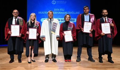 Anadolu Üniversitesinde Akademik Performans Ödülleri