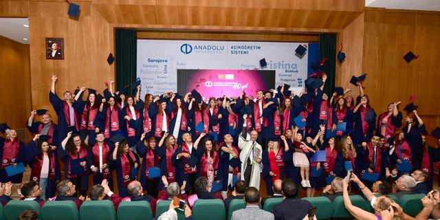 Cumhurbaşkanı Tatar Anadolu Üniversitesi mezuniyet töreninde
