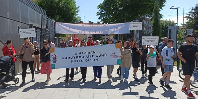 Koruyucu Aile Günü Eskişehir'de mehter eşliğinde kutlandı