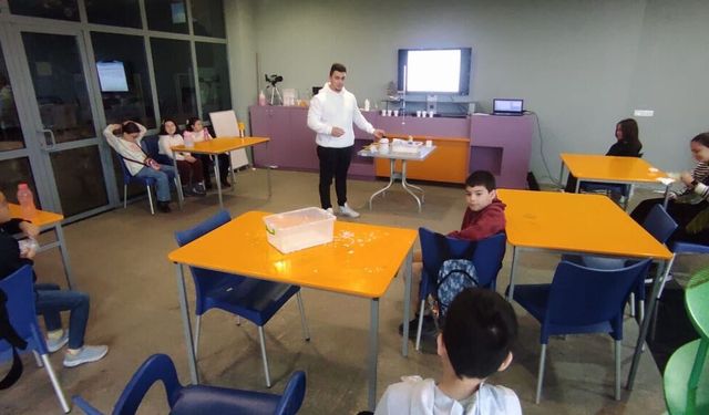 Ara Tatilde Bilimi Sevdiren Atölyeler