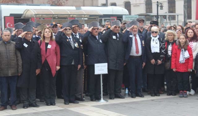 Vilayet Meydanı'nda Ata'yı Anma Töreni