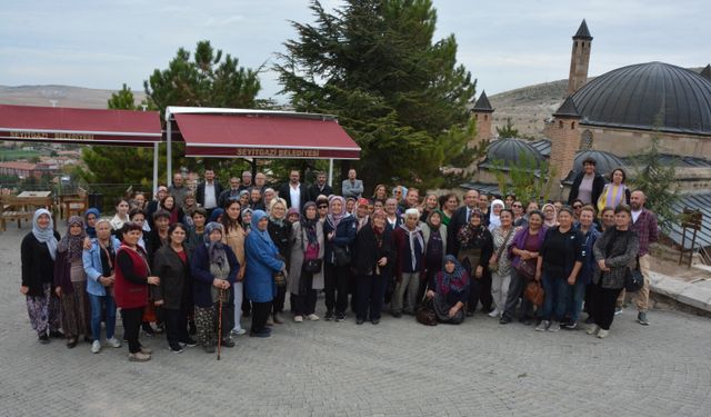 Seyitgazi Belediyesi'nden Kültür Gezileri Atağı