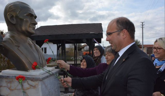 Şükranlı Mahallesinde Atatürk Büstü Açılışı