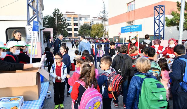 Tepebaşı’nın Çocuklar İçin Gıda Desteği Sürüyor