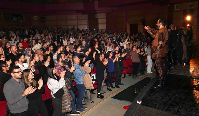 Şehir Tiyatroları Özel Misafirlerini Konuk Etti