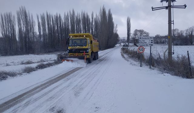 Ekiplerden Kar Ve Buz Teyakkuzu   