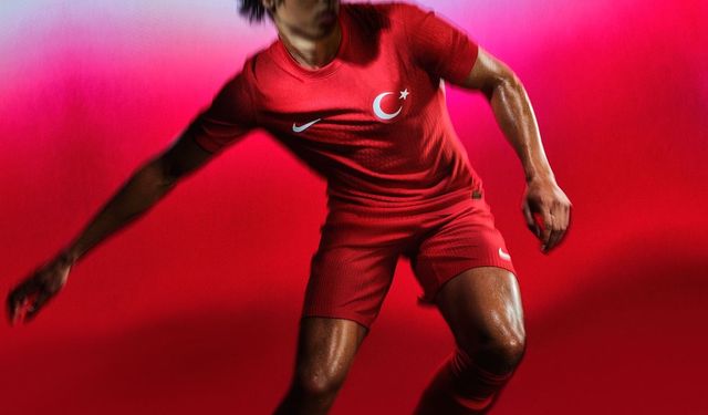 Türk milli takımlarının yeni forması tanıtıldı