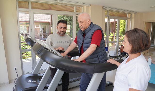 Tepebaşı Belediyesi Alzheimer Hastalarının Yanında