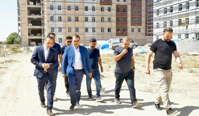 Fatih Dönmez  KYK yurdunun inşaatını ziyaret etti