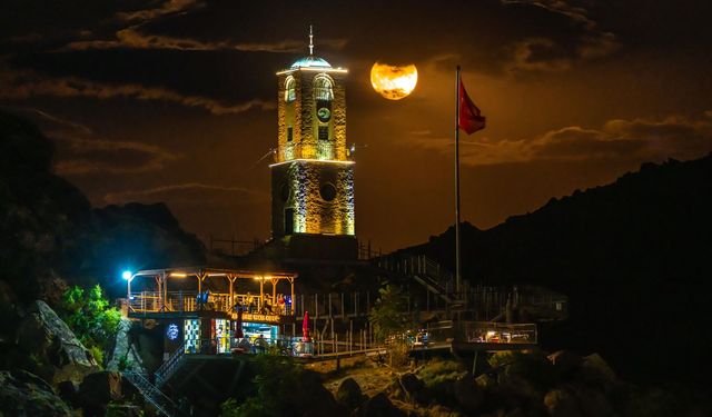 Eskişehir'de fotoğraflanan 'Süper Ay' görsel şöleni