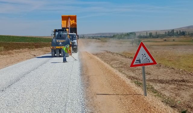 Büyükşehir Kırsalda Yolları Yeniliyor