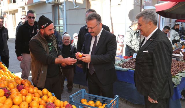 Vali Aksoy semt pazarını ziyaret etti