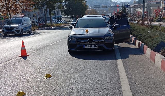 70 yaşındaki kadın araç altında can verdi