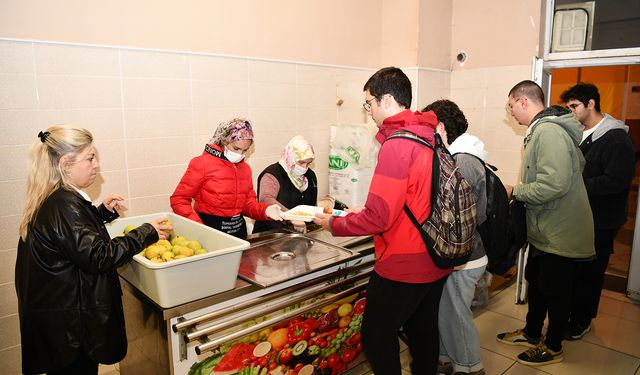 Öğrenciler Yemek Desteğinden Çok Memnun